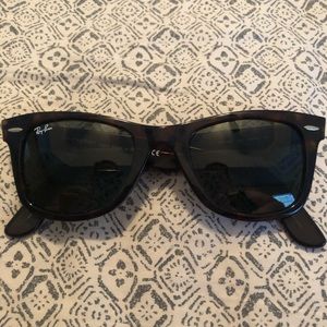 Authentic RayBans Wayfarer Original Brwn Tortoise